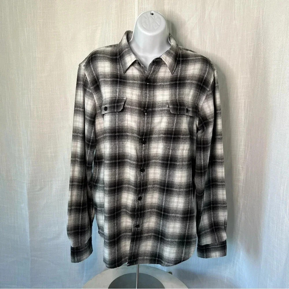 Lucky Brand Classic Fit Plaid Flannel EUC Size Medium - Picture 1 of 4